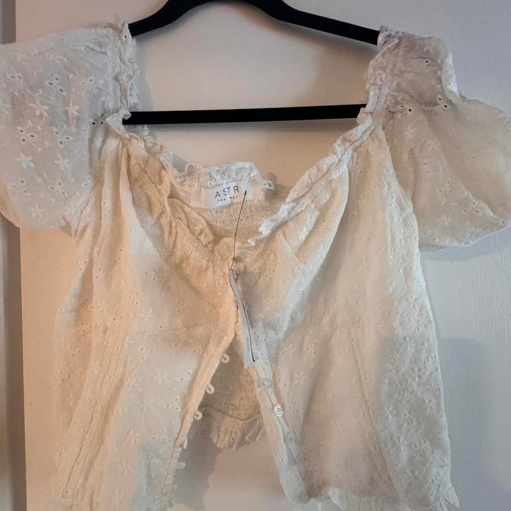 Astr White Eyelet Puff Sleeve Crop Blouse